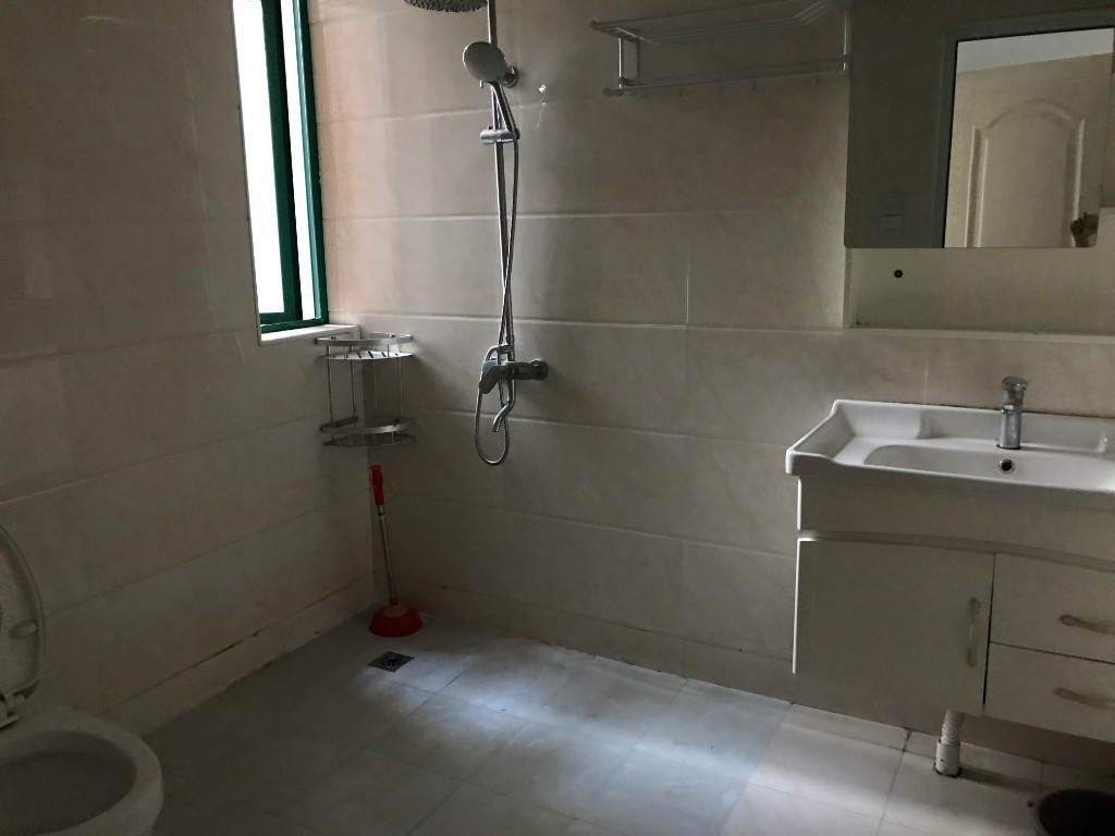 家和兴苑 3室2厅2卫 2200.0元/月 家和兴苑 3室2厅2卫 2200.0元/月室内图