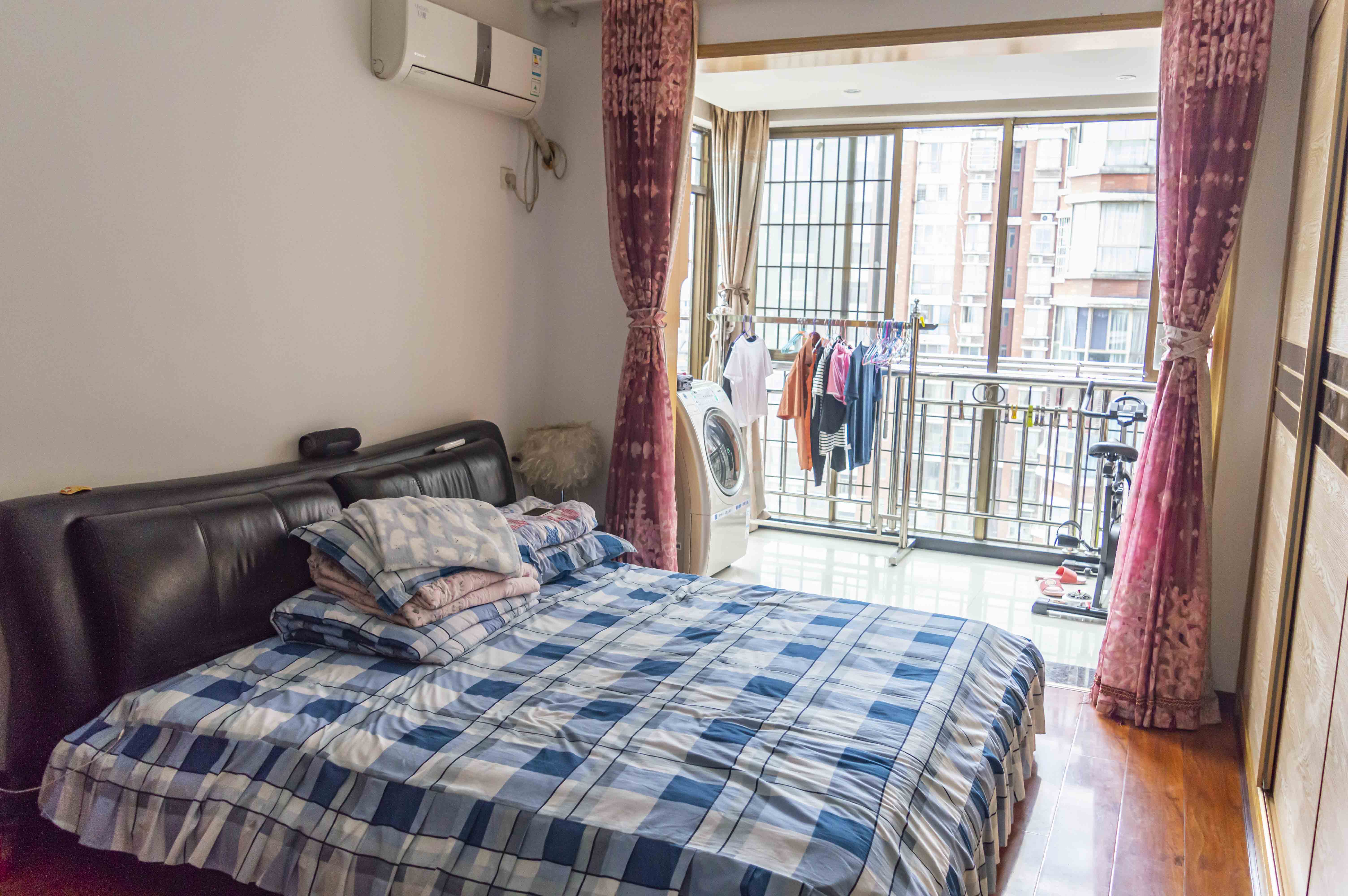 中天国际花园  3室2厅2卫    85.8万 中天国际花园  3室2厅2卫    85.8万客厅