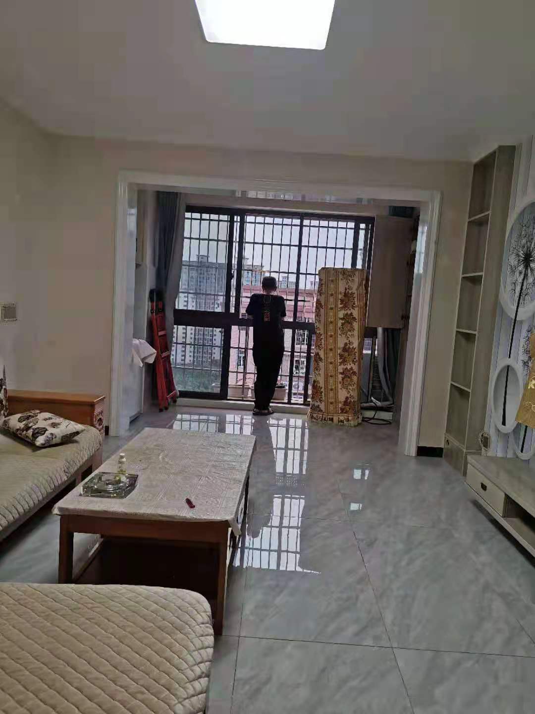 凯富南方鑫城  3室2厅1卫    2000.0元/月室内图1