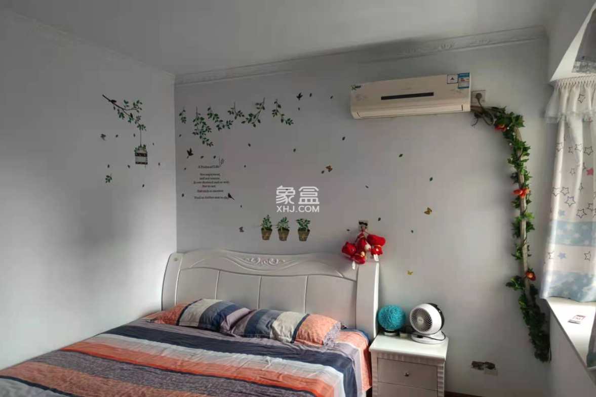 香格里拉 2室1厅1卫 68.0万 香格里拉 2室1厅1卫 68.0万客厅