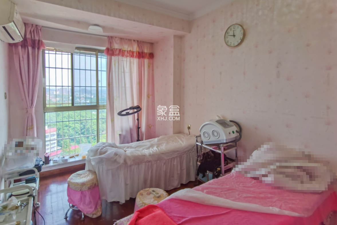 公园道一号(兆富佳园)  3室2厅2卫   82.80万 公园道一号(兆富佳园)  3室2厅2卫   82.80万客厅