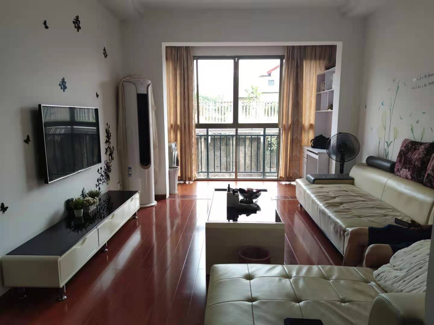 香格里拉 2室1厅1卫 68.0万 香格里拉 2室1厅1卫 68.0万客厅