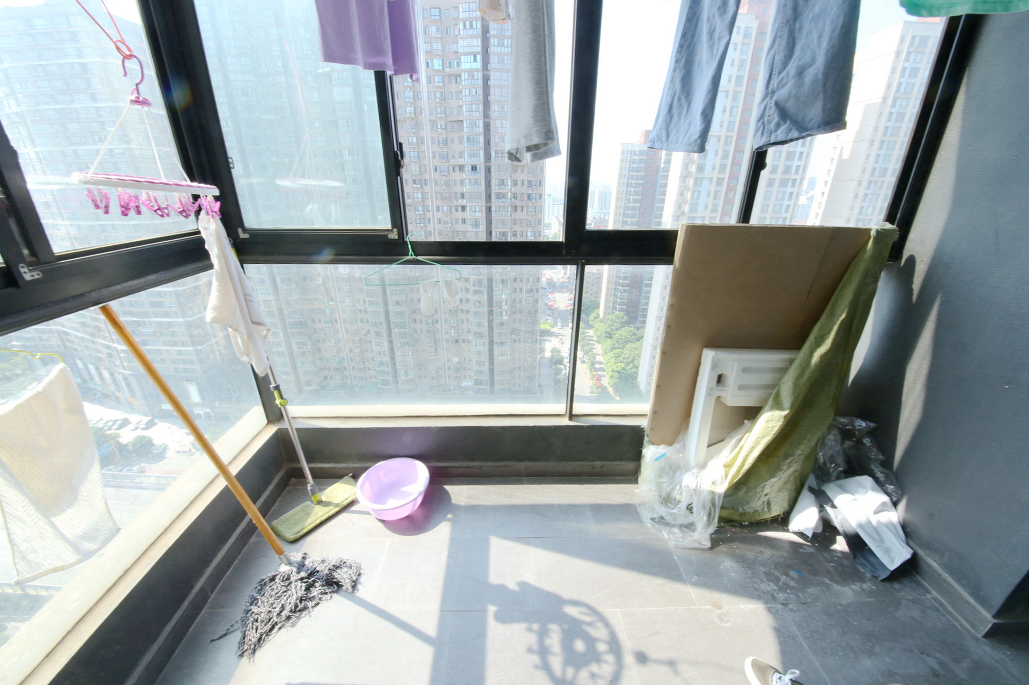 万科金域蓝湾  3室2厅1卫    108.0万阳台