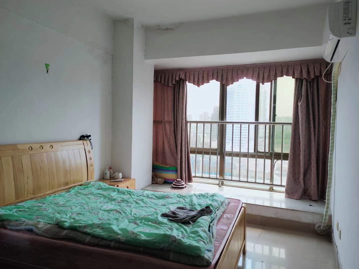 现代城  1室1厅1卫    1000.0元/月 现代城  1室1厅1卫    1000.0元/月室内图