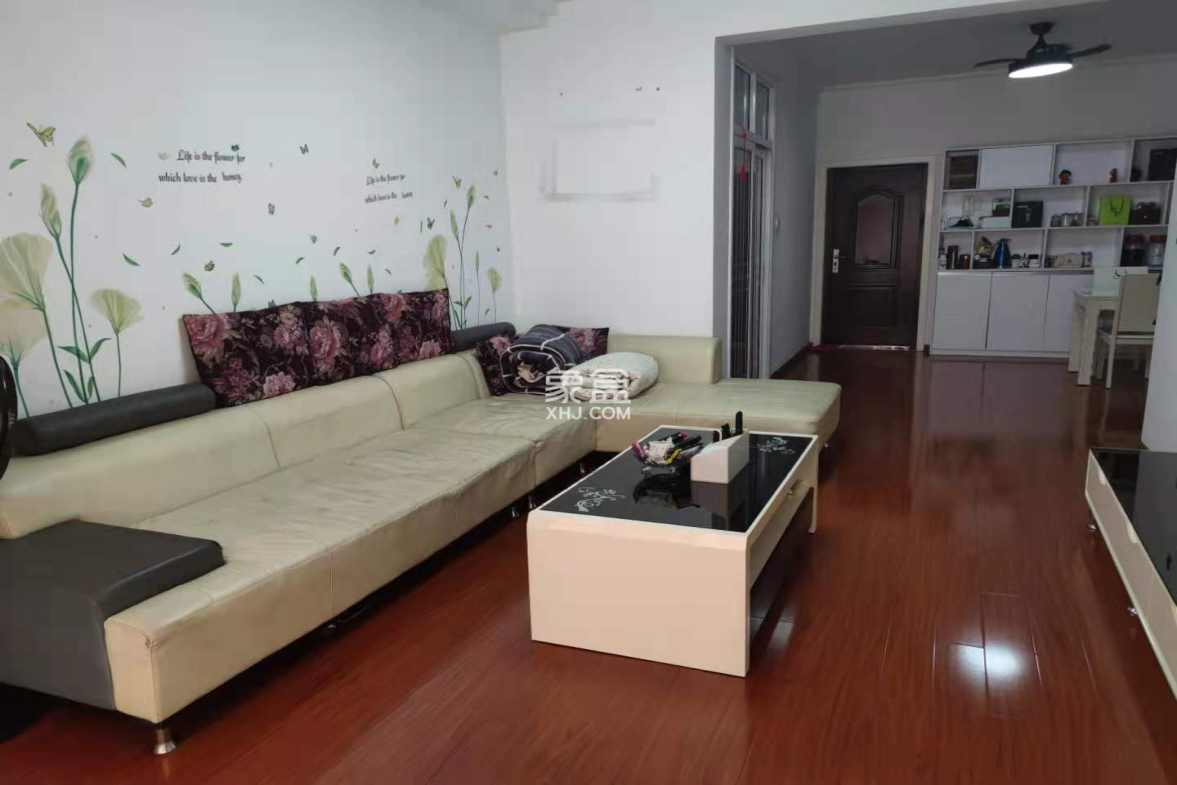 香格里拉 2室1厅1卫 68.0万 香格里拉 2室1厅1卫 68.0万客厅