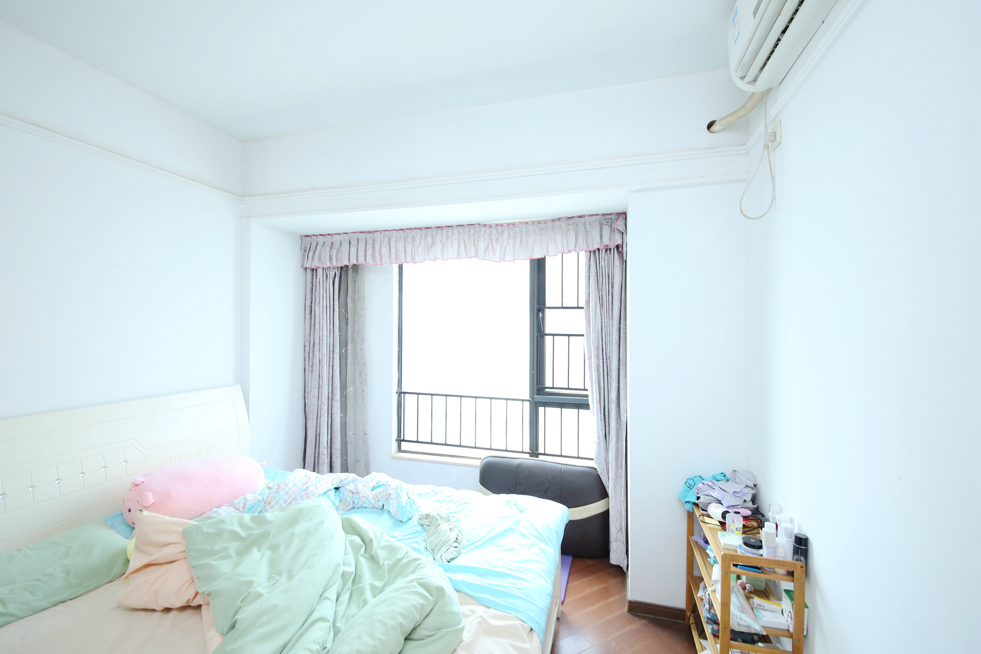 万科金域蓝湾  3室2厅1卫    108.0万卧室