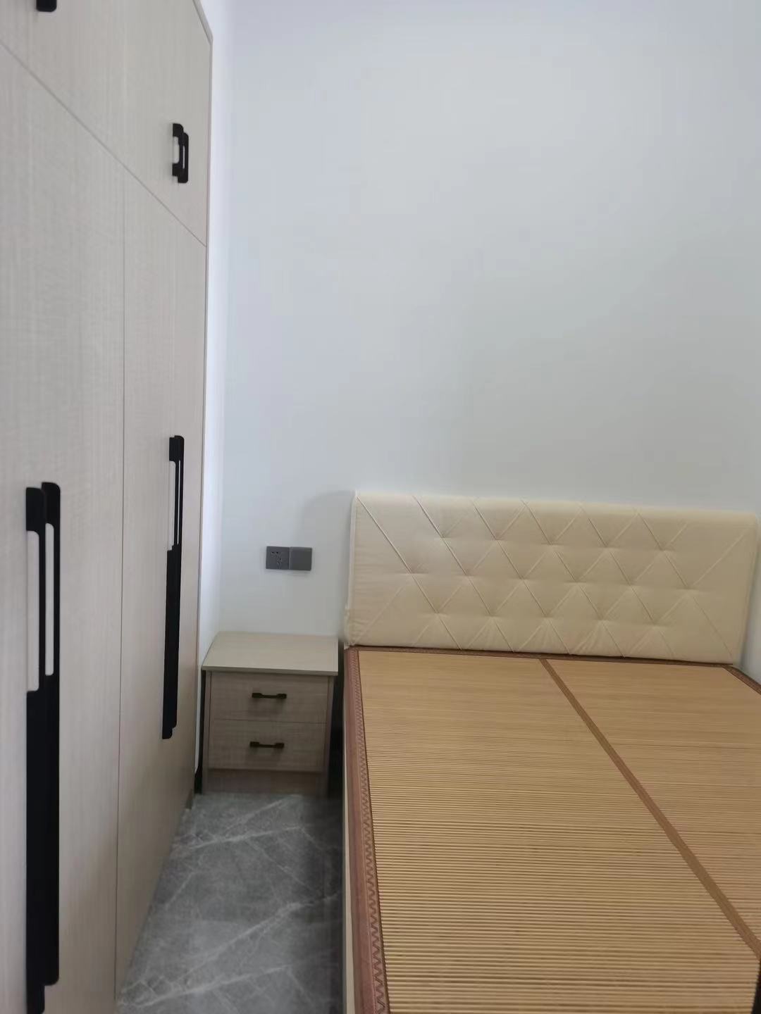 新九龙环球商业广场 2室1厅1卫 1400.0元/月 新九龙环球商业广场 2室1厅1卫 1400.0元/月室内图