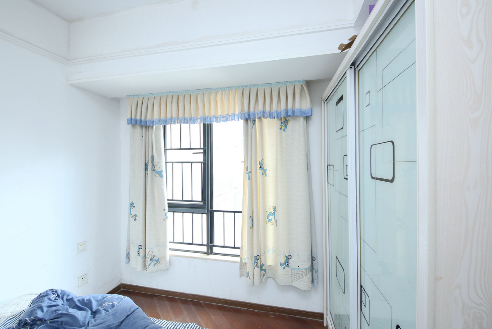 万科金域蓝湾  3室2厅1卫    108.0万卧室