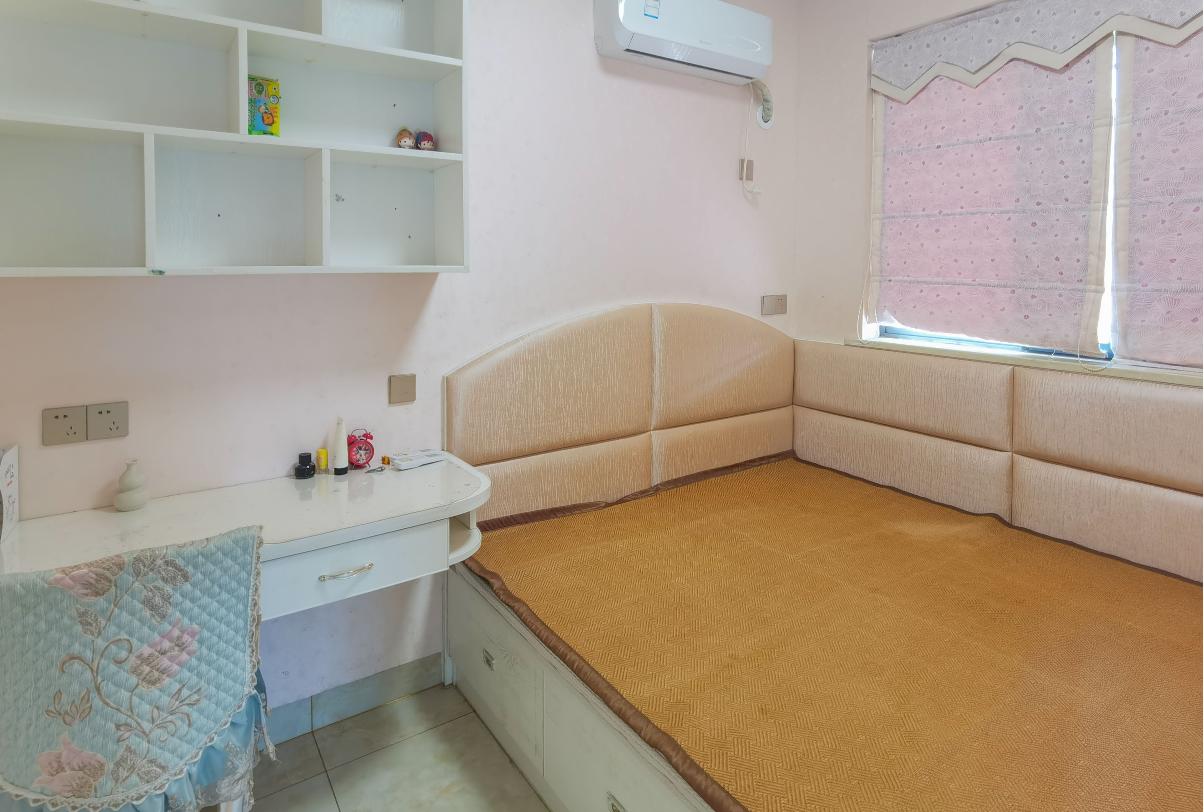 江湾名府 2室2厅1卫 49.8万 江湾名府 2室2厅1卫 49.8万客厅