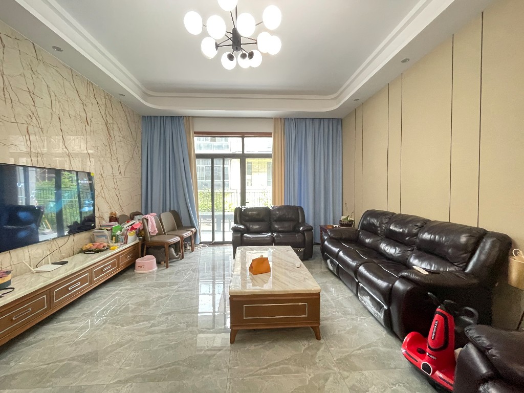 美的城一期  5室3厅1卫    309.0万 美的城一期  5室3厅1卫    309.0万