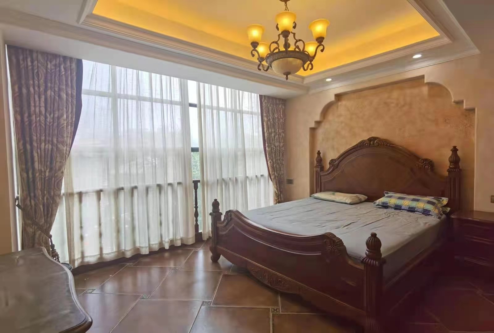 海韵天城 5室2厅4卫 388.0万 海韵天城 5室2厅4卫 388.0万客厅