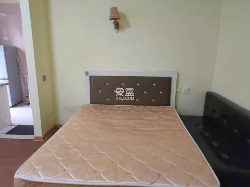 冠都现代城（冠都幸福彼岸）  1室1厅1卫    1100.0元/月