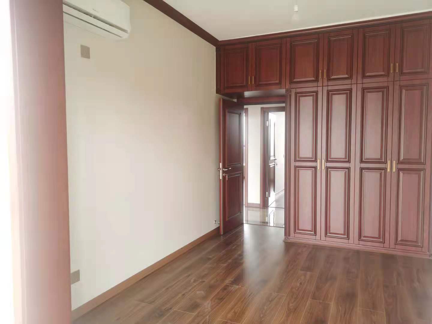 和泰家园 4室2厅2卫 99.8万 和泰家园 4室2厅2卫 99.8万卫生间