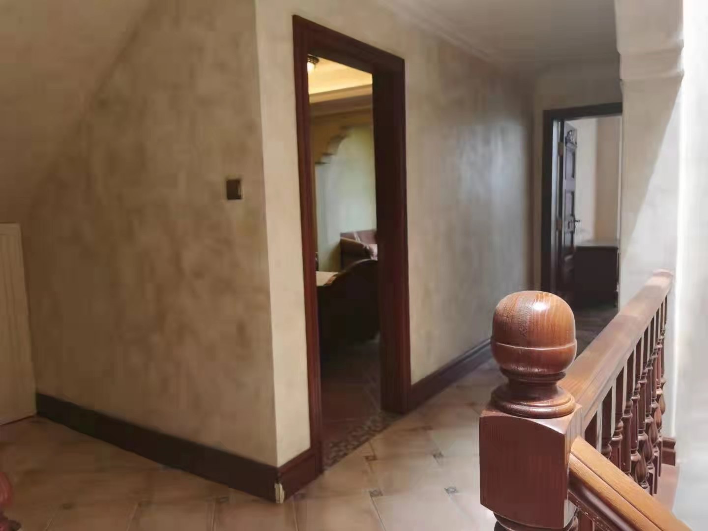 海韵天城 5室2厅4卫 388.0万 海韵天城 5室2厅4卫 388.0万客厅