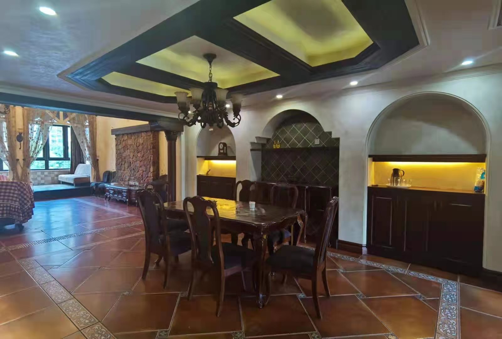 海韵天城 5室2厅4卫 388.0万 海韵天城 5室2厅4卫 388.0万客厅