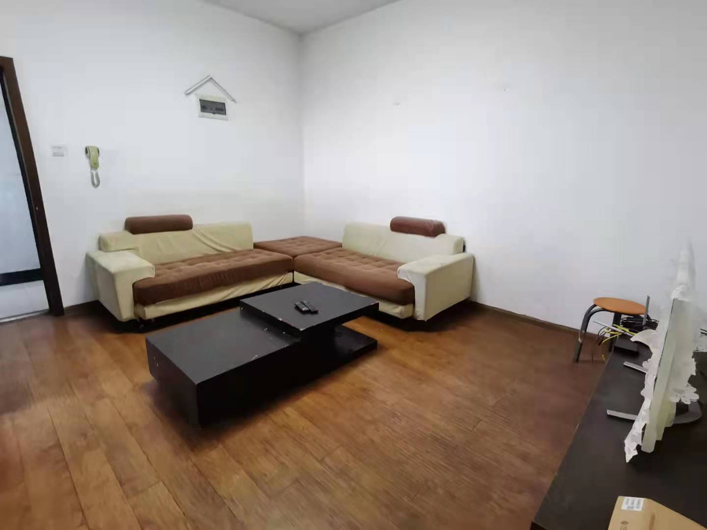 城南雅苑 2室1厅1卫 1600.0元/月 城南雅苑 2室1厅1卫 1600.0元/月室内图