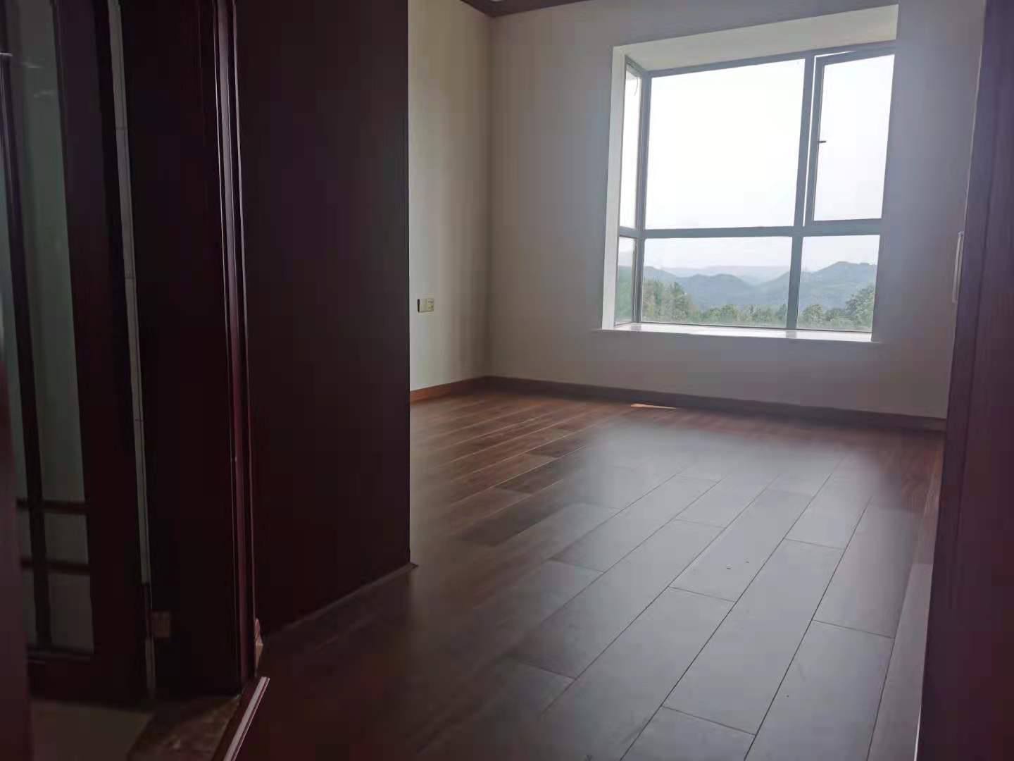 和泰家园 4室2厅2卫 99.8万 和泰家园 4室2厅2卫 99.8万卫生间