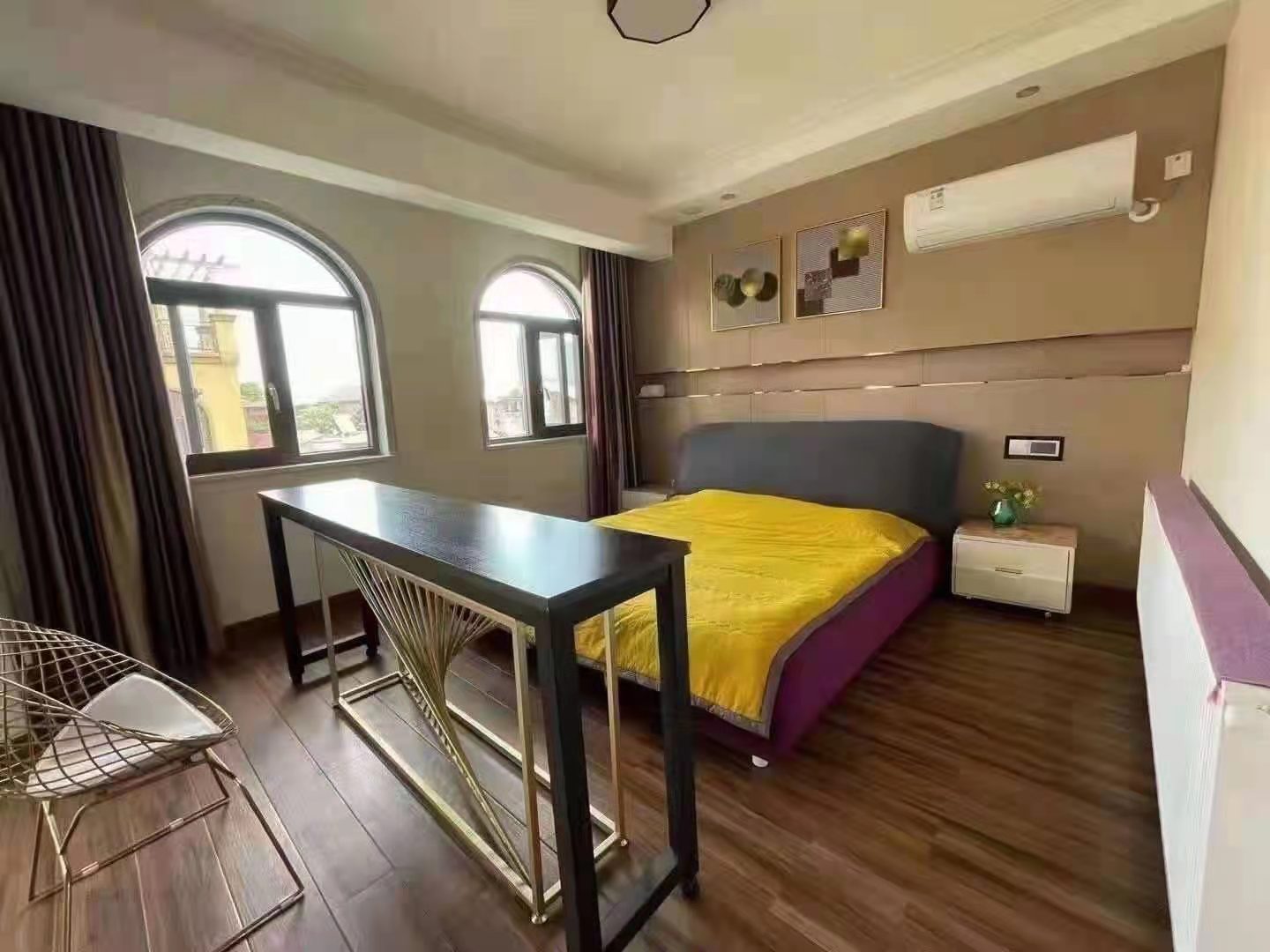 海韵天城 5室3厅3卫 350.0万 海韵天城 5室3厅3卫 350.0万客厅