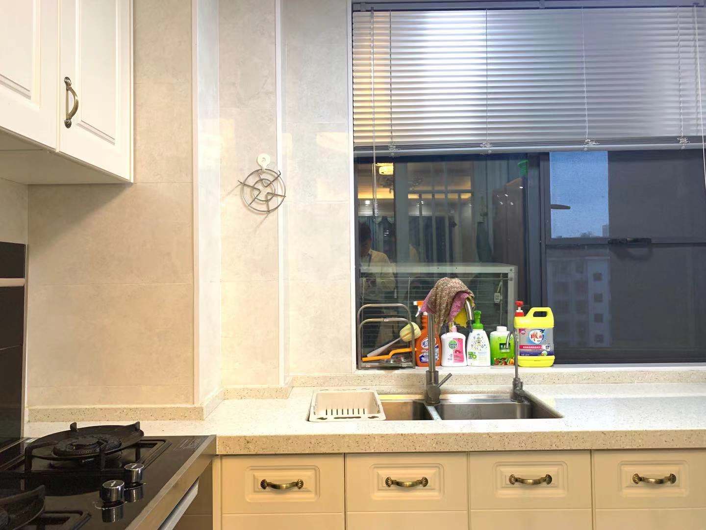 雄森国际  3室3厅2卫    68.0万 雄森国际  3室3厅2卫    68.0万厨房