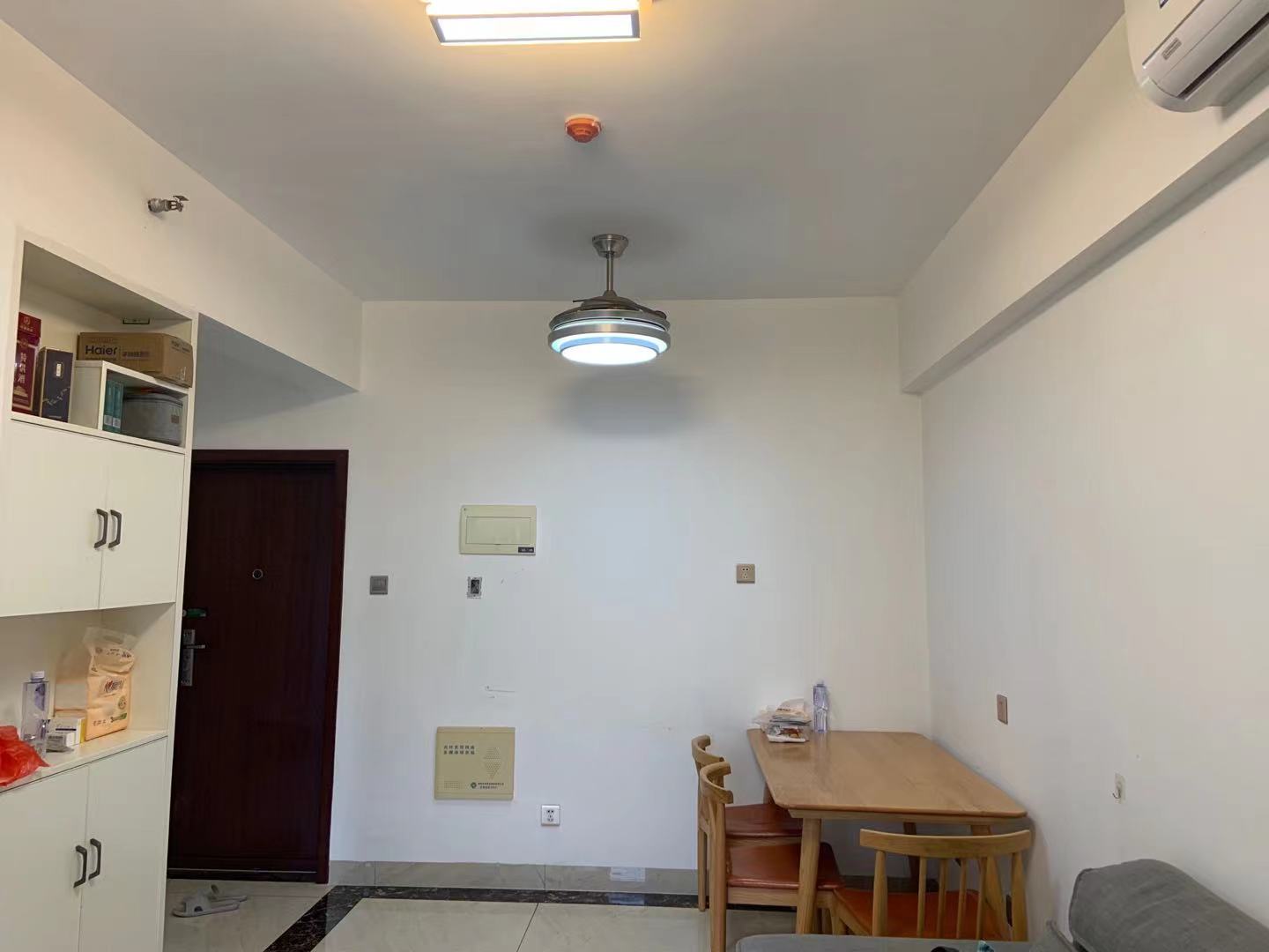 中建御山和苑  1室1厅1卫    44.5万客厅