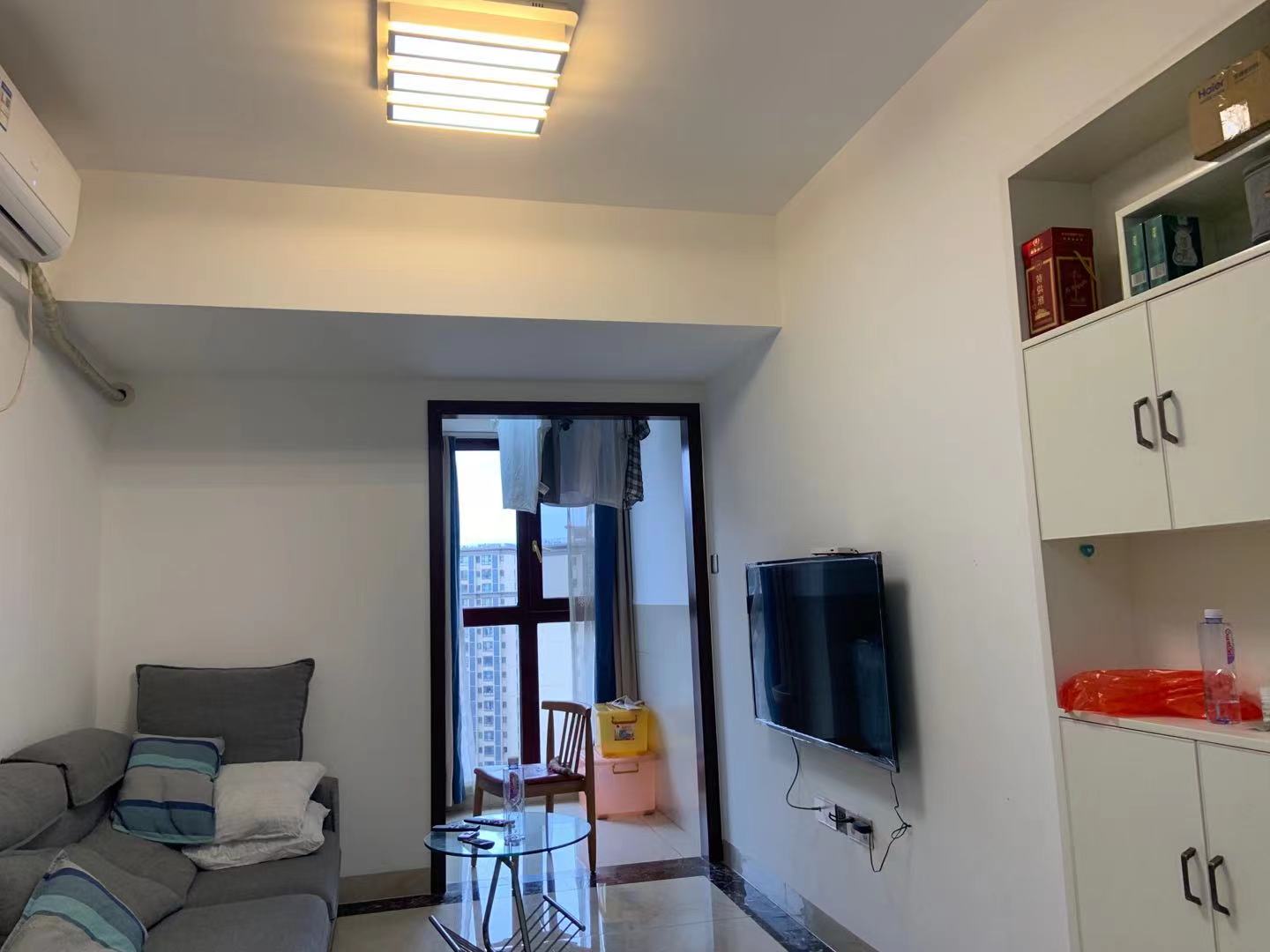 中建御山和苑  1室1厅1卫    44.5万客厅