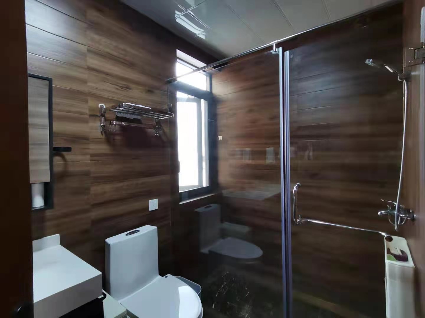 海韵天城 5室3厅3卫 350.0万 海韵天城 5室3厅3卫 350.0万客厅