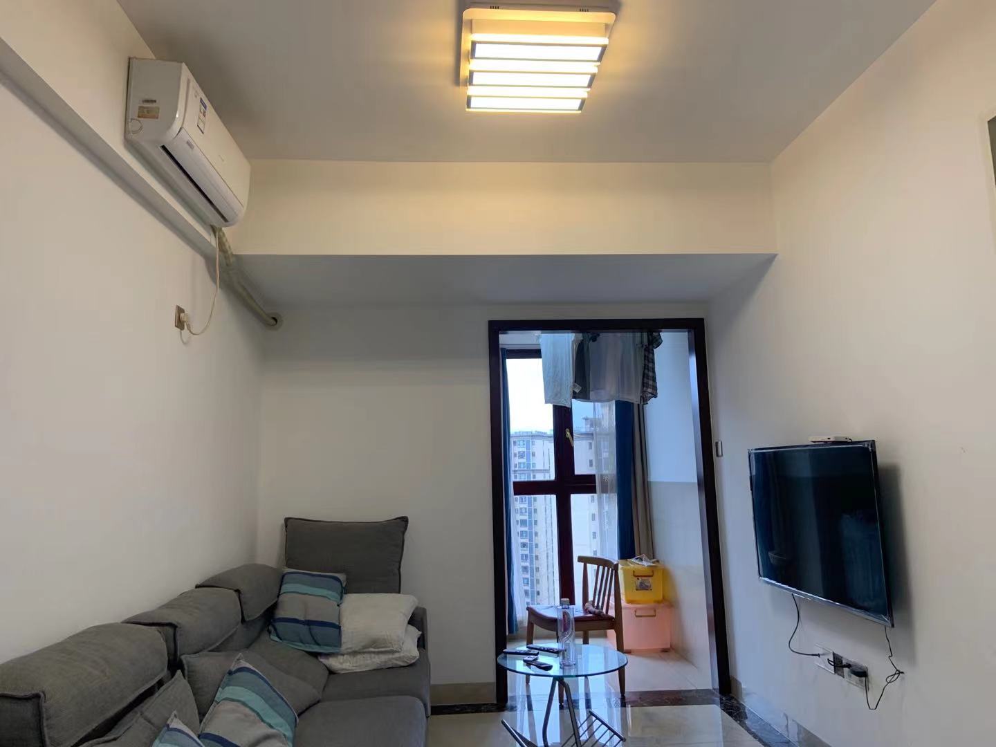 中建御山和苑  1室1厅1卫    44.5万客厅