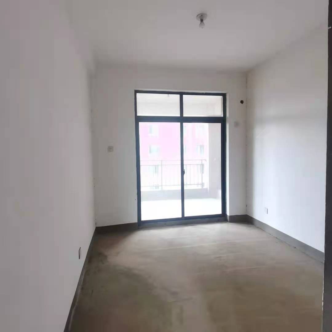 尚格名城香榭丽舍 3室2厅2卫 70.0万 尚格名城香榭丽舍 3室2厅2卫 70.0万客厅