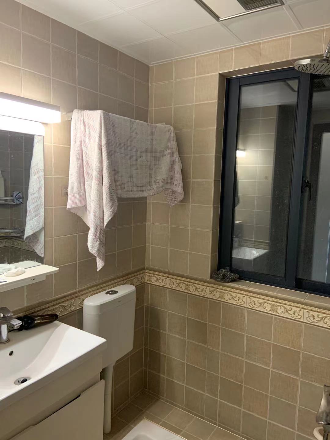 中建御山和苑  1室1厅1卫    44.5万客厅