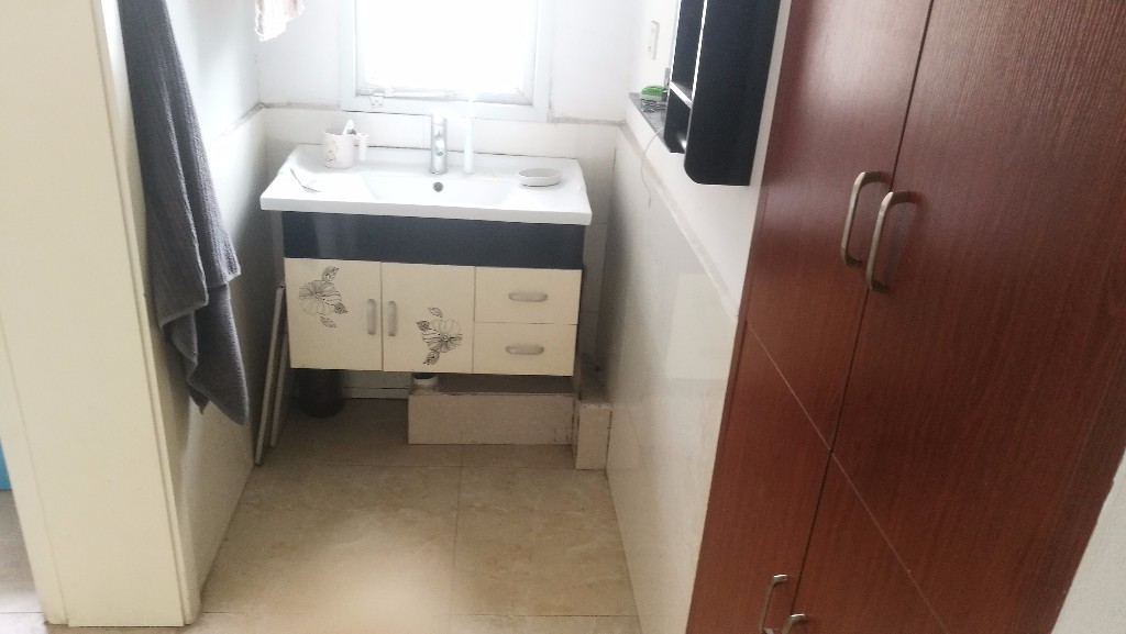 响石四村 2室1厅1卫 900.0元/月 响石四村 2室1厅1卫 900.0元/月室内图