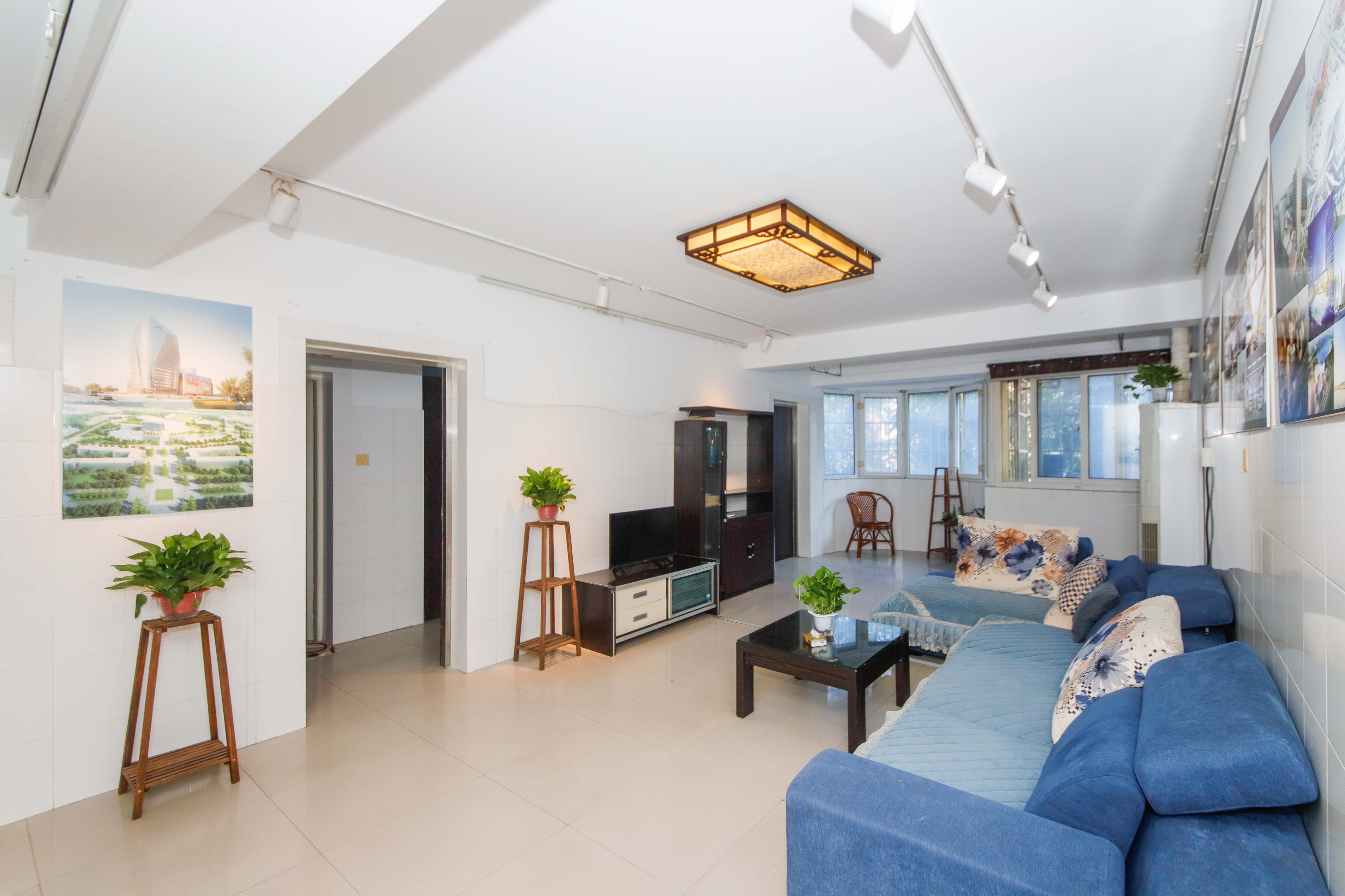 阳明山庄  3室2厅2卫    90.0万客厅