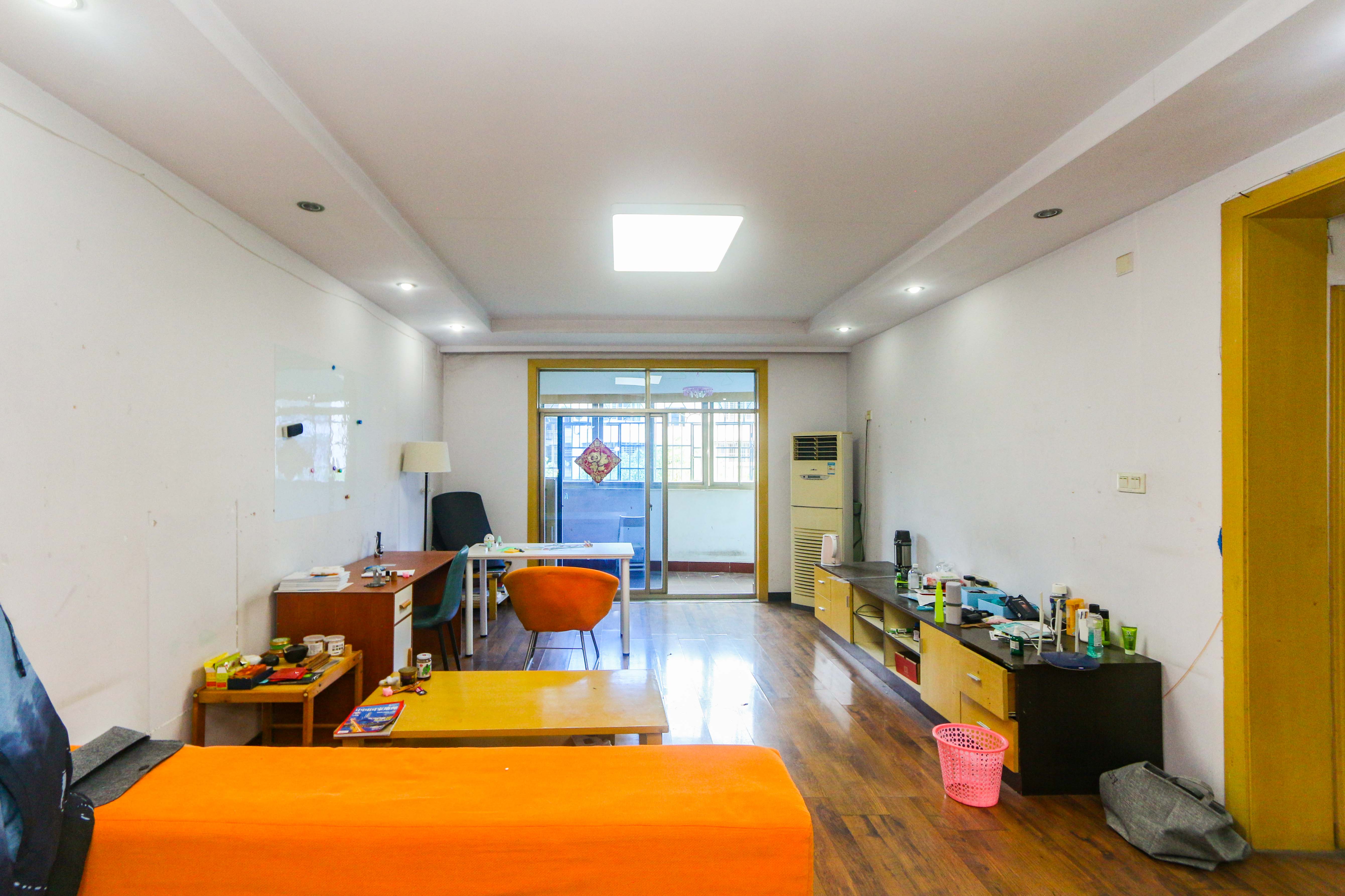 科教新村 2室2厅1卫 93.0万 科教新村 2室2厅1卫 93.0万客厅