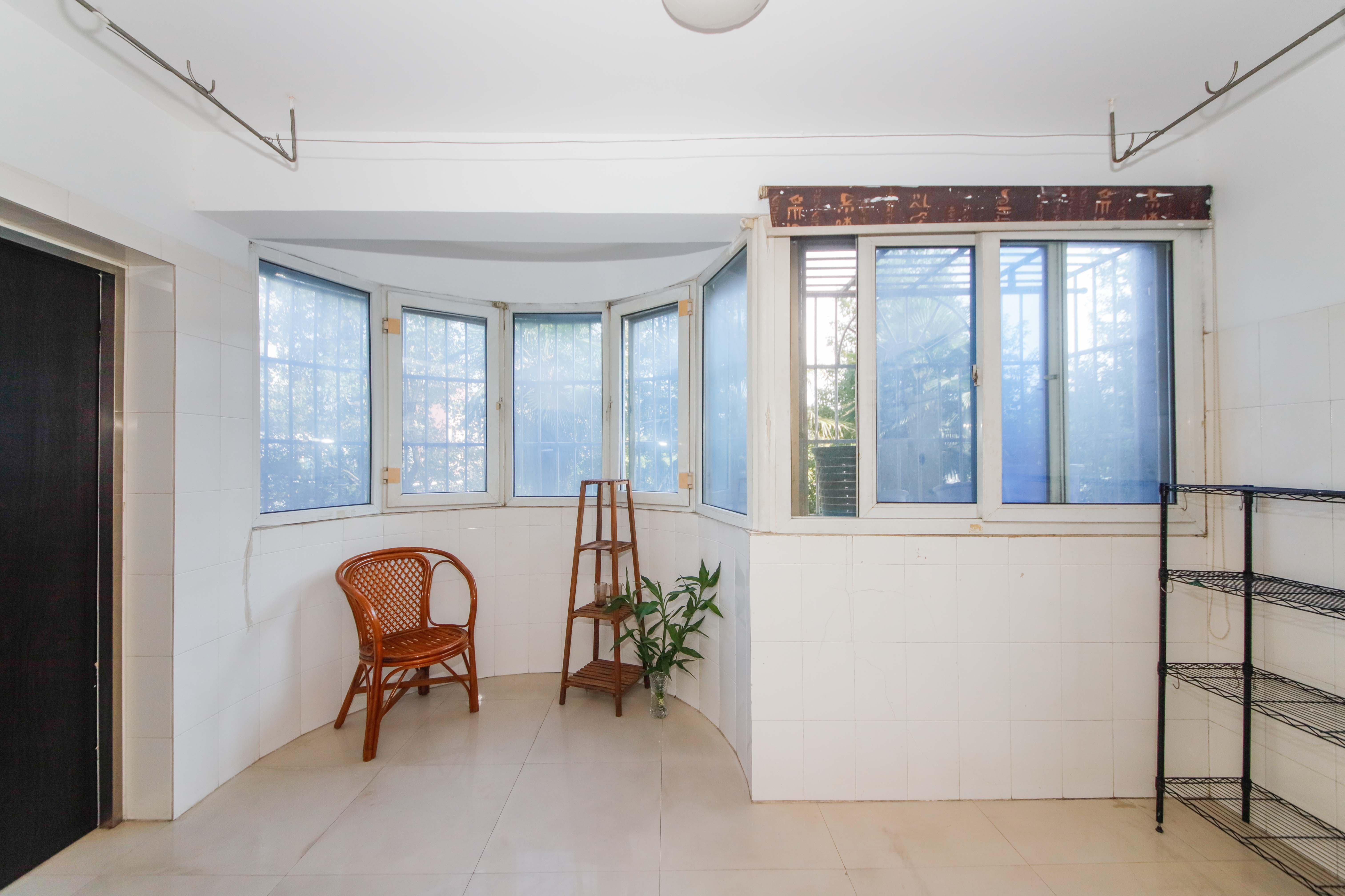 阳明山庄  3室2厅2卫    90.0万阳台