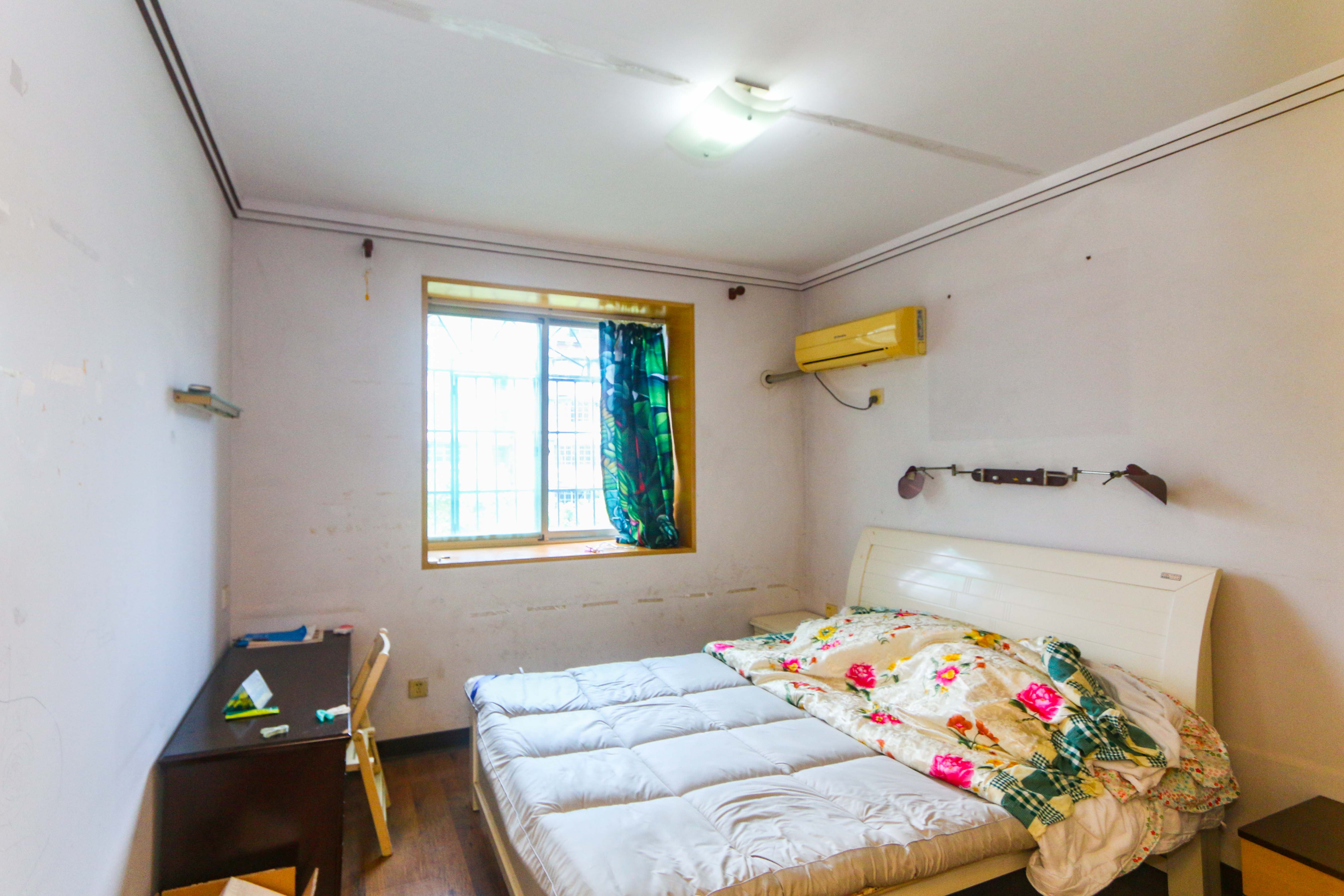 科教新村 2室2厅1卫 93.0万 科教新村 2室2厅1卫 93.0万卧室