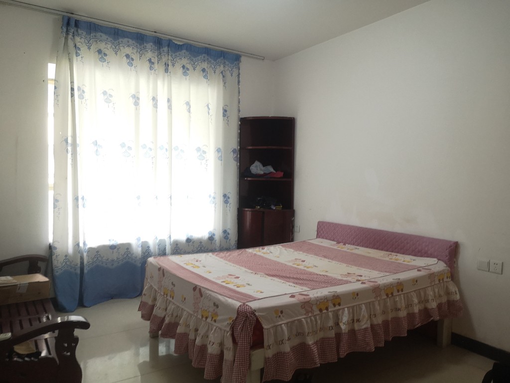 立新长湖安置区(水映豪廷安置房) 3室1厅1卫 1200.0元/月 立新长湖安置区(水映豪廷安置房) 3室1厅1卫 1200.0元/月室内图