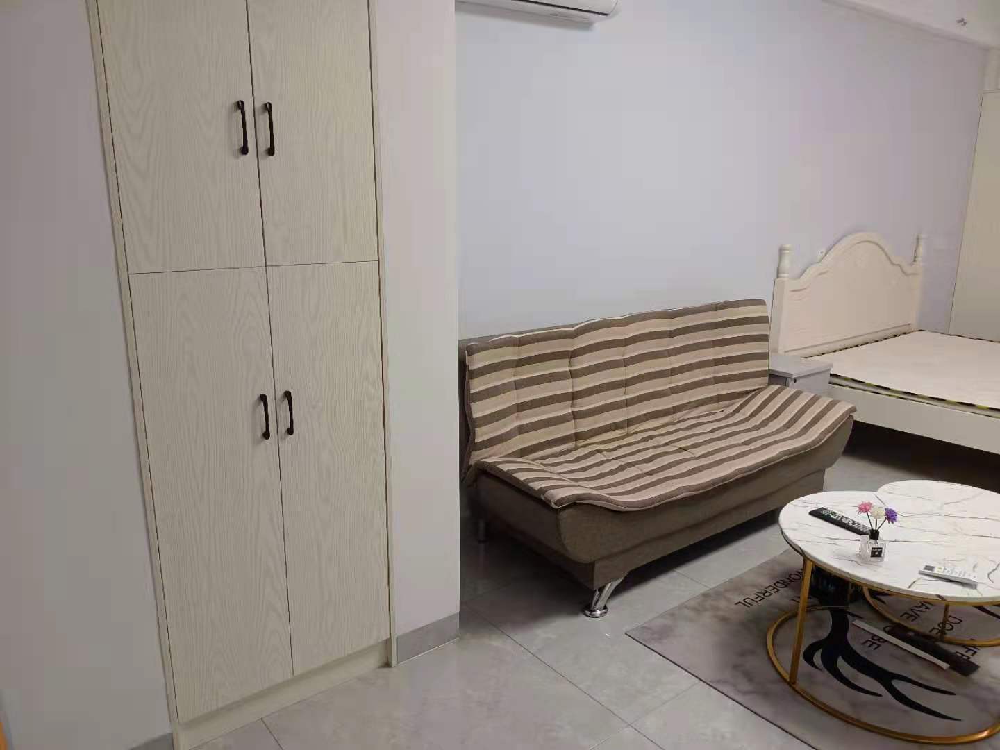 创世纪广场  1室1厅1卫   1600.00元/月室内图