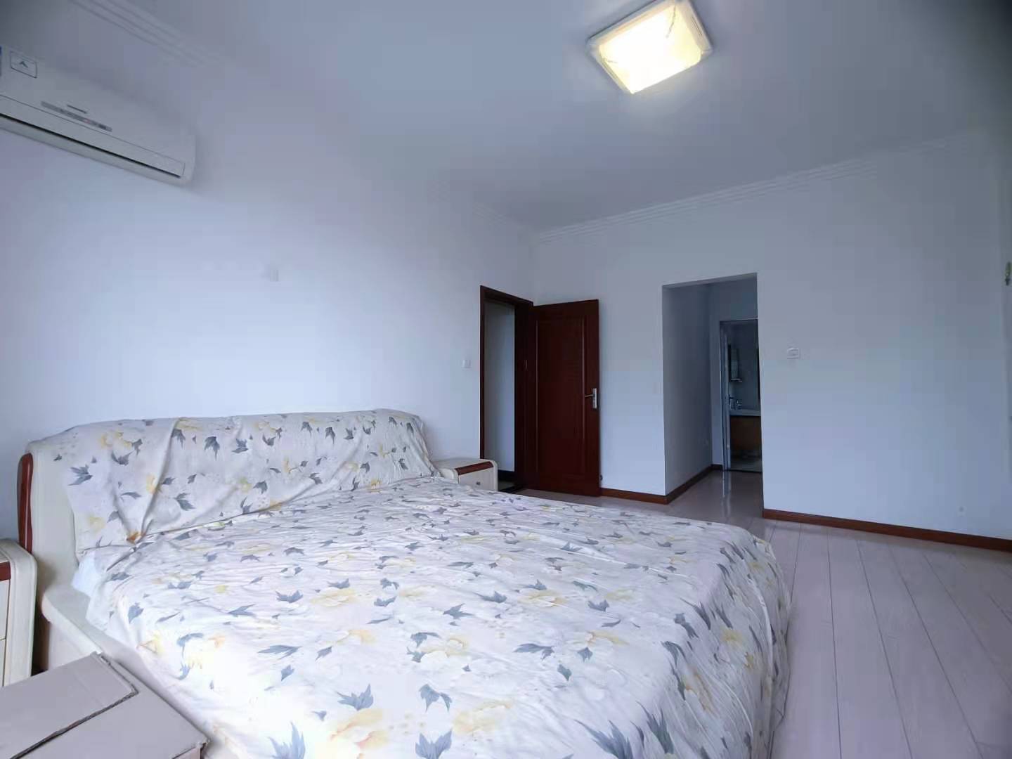 高尔夫紫龙郡 4室2厅2卫 2800.0元/月 高尔夫紫龙郡 4室2厅2卫 2800.0元/月室内图