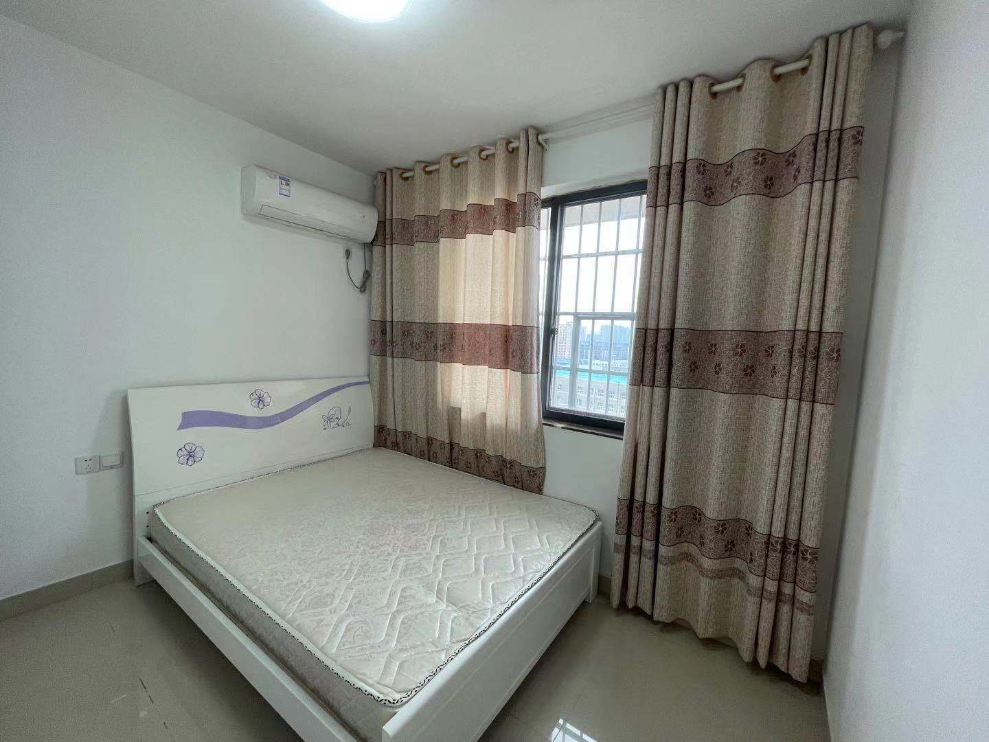 湘楚华庭 3室2厅1卫 2900.0元/月 湘楚华庭 3室2厅1卫 2900.0元/月室内图