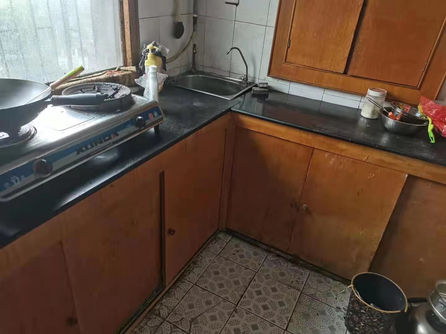 荷叶一村 2室2厅1卫 700.0元/月 荷叶一村 2室2厅1卫 700.0元/月室内图