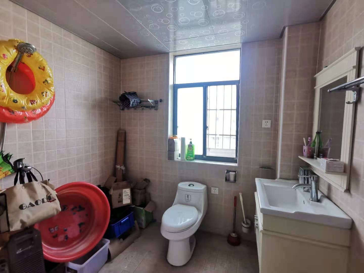 财富小区  3室2厅1卫    1000.0元/月 财富小区  3室2厅1卫    1000.0元/月室内图