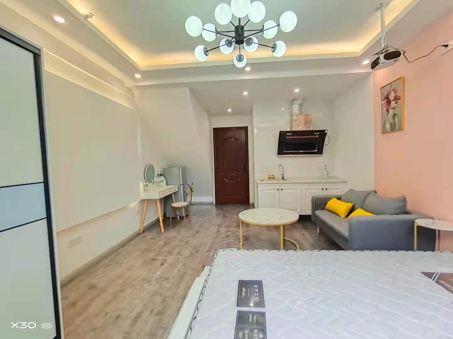 金阳世纪城龙耀苑  3室2厅2卫    2700.0元/月 金阳世纪城龙耀苑  3室2厅2卫    2700.0元/月室内图