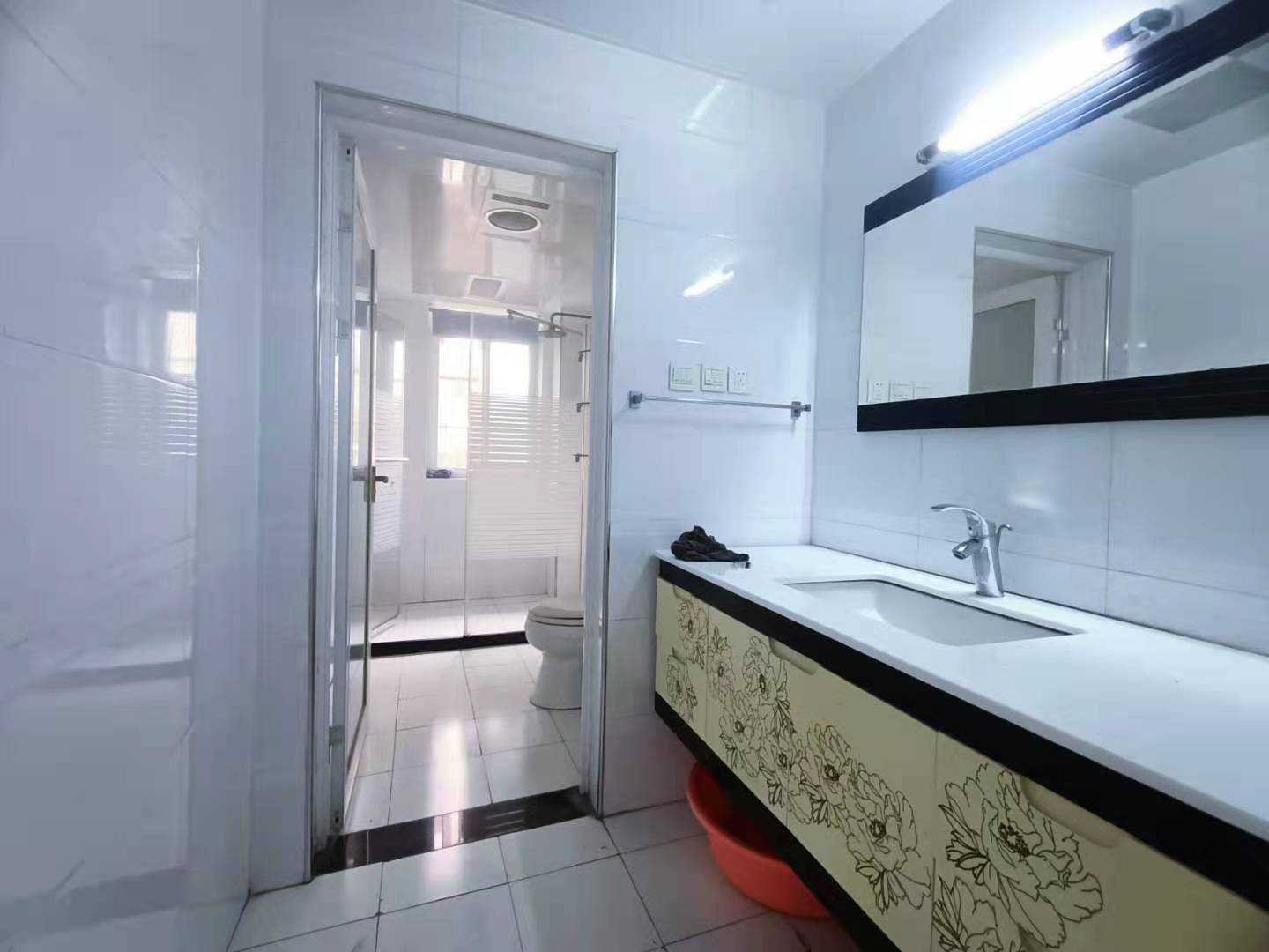 高尔夫紫龙郡 4室2厅2卫 2800.0元/月 高尔夫紫龙郡 4室2厅2卫 2800.0元/月室内图