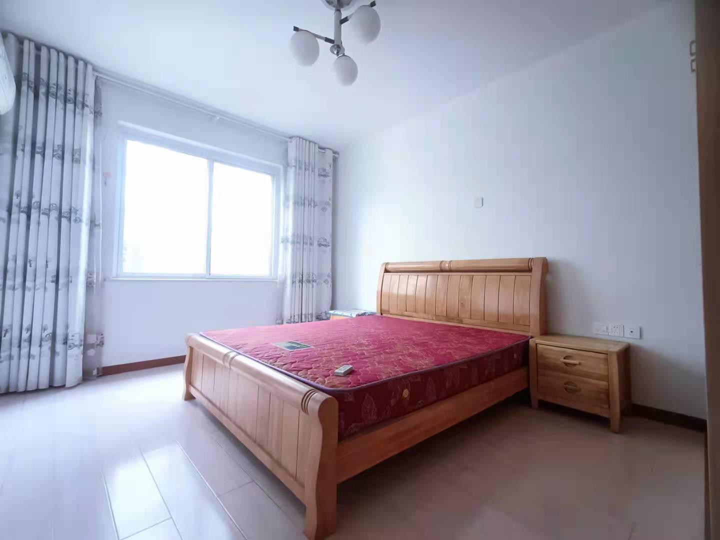 高尔夫紫龙郡 4室2厅2卫 2800.0元/月 高尔夫紫龙郡 4室2厅2卫 2800.0元/月室内图