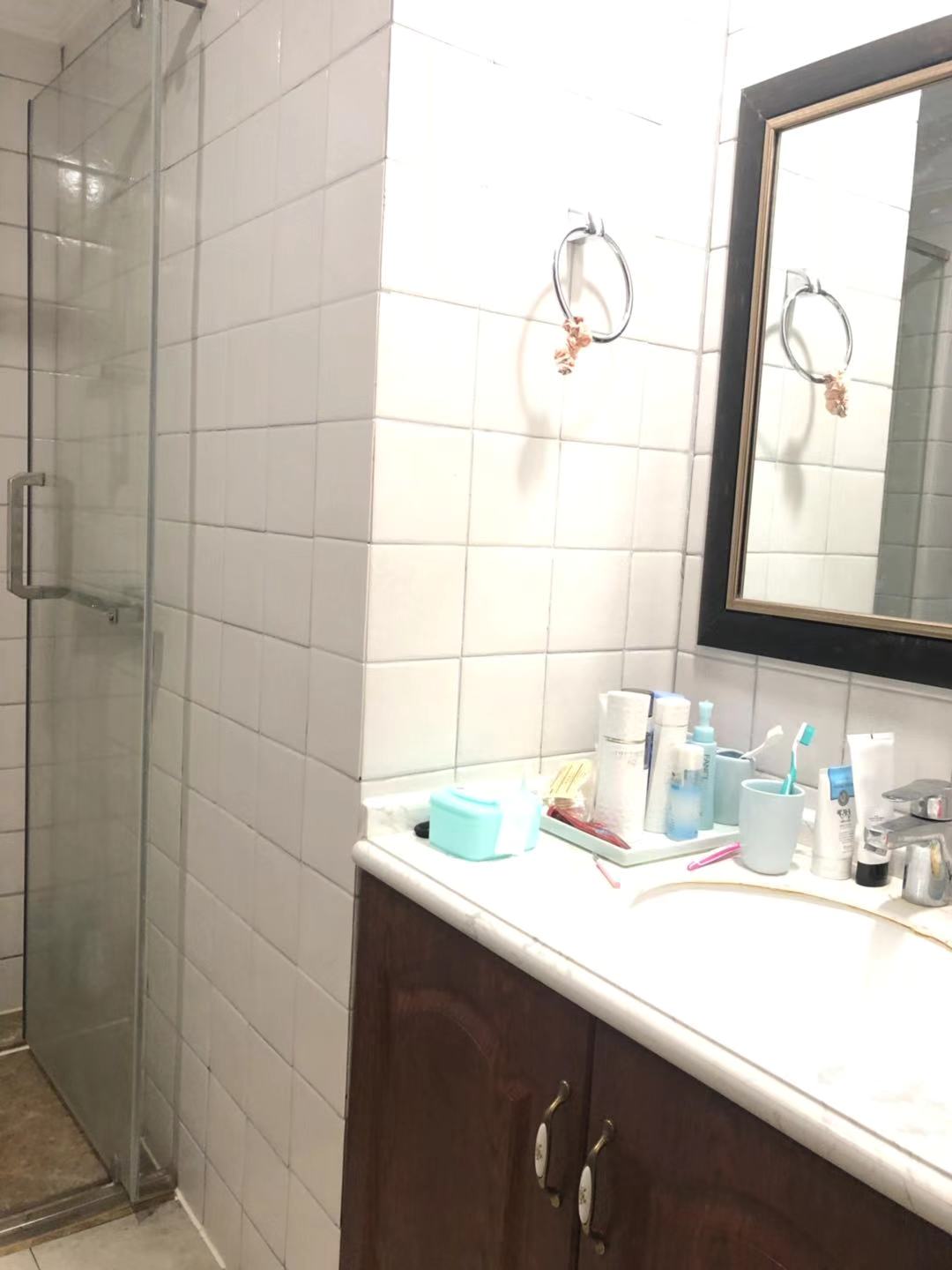 崇盛国际中心(柏石公寓)  1室1厅1卫    2000.0元/月 崇盛国际中心(柏石公寓)  1室1厅1卫    2000.0元/月室内图