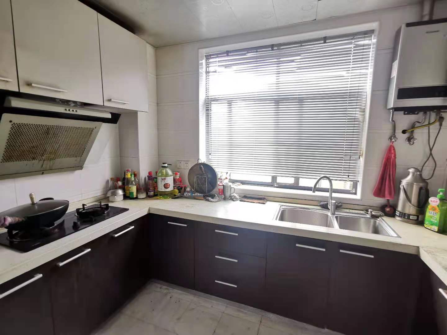 财富小区  3室2厅1卫    1000.0元/月 财富小区  3室2厅1卫    1000.0元/月室内图