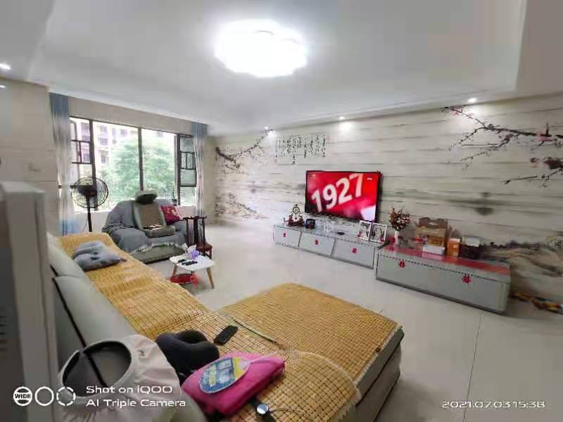 中泰财富湘江 4室2厅2卫 135.0万 中泰财富湘江 4室2厅2卫 135.0万客厅