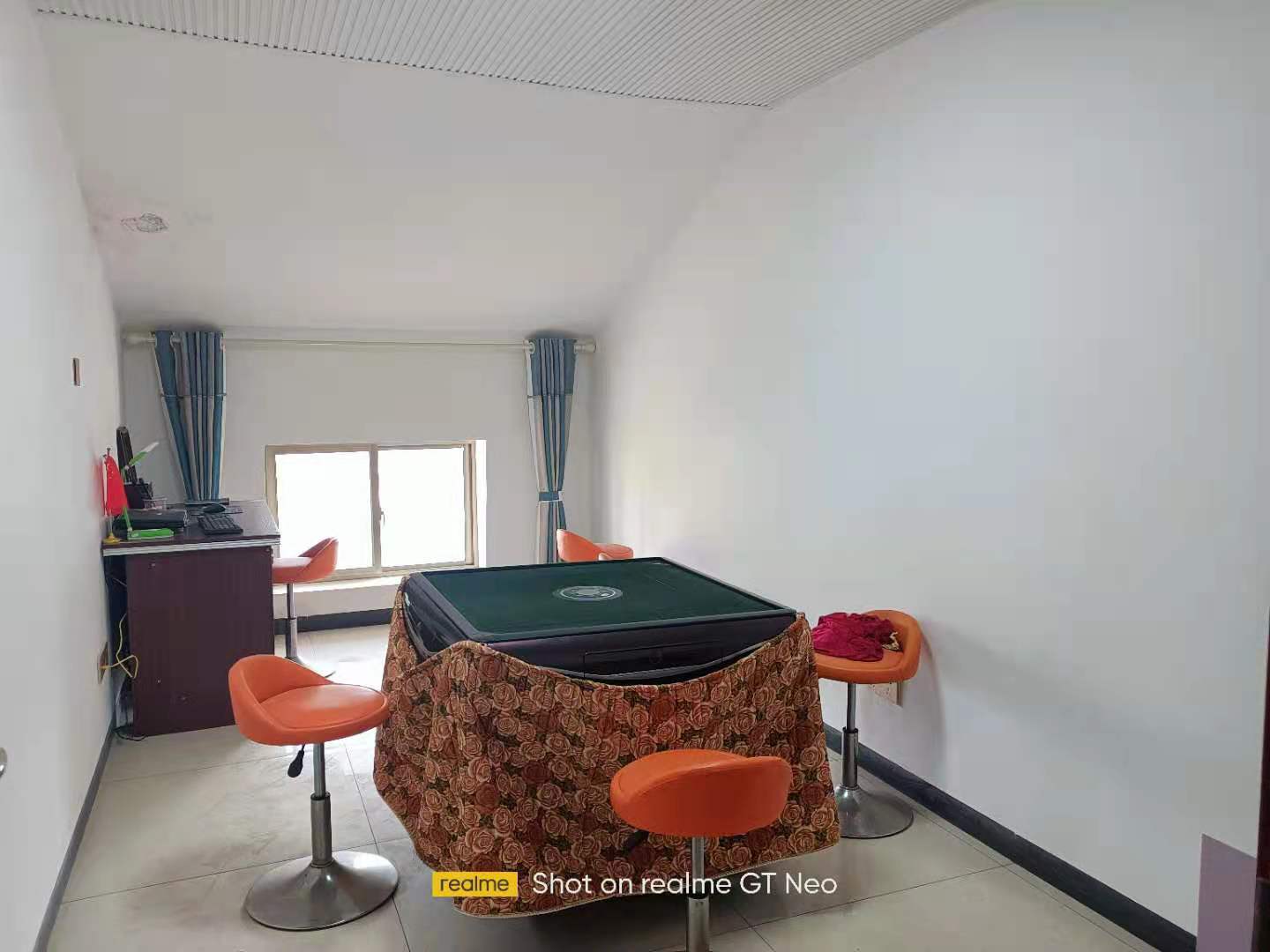 洪源小区 6室2厅1卫 80.0万 洪源小区 6室2厅1卫 80.0万卧室