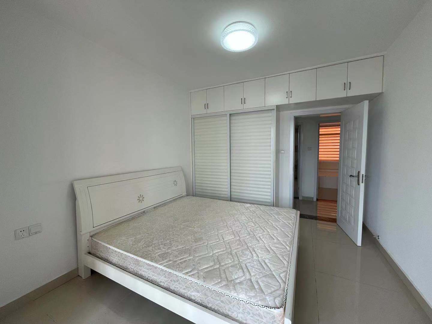 湘楚华庭  3室2厅1卫    2900.0元/月室内图