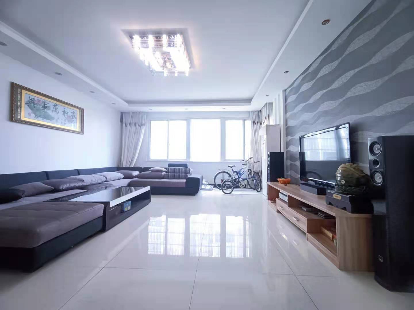 高尔夫紫龙郡 4室2厅2卫 2800.0元/月 高尔夫紫龙郡 4室2厅2卫 2800.0元/月室内图