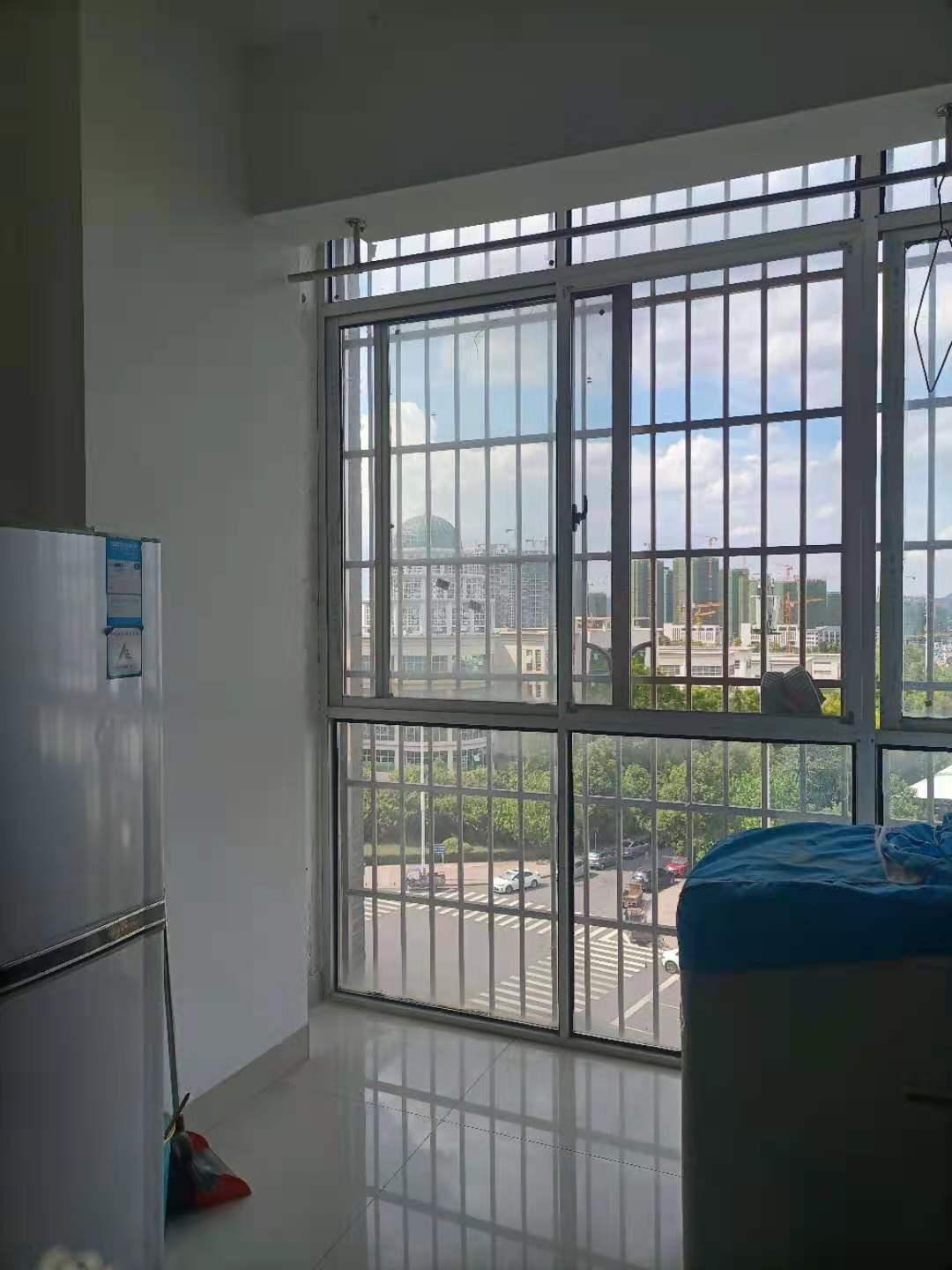 蓝筹公寓1栋 1室1厅1卫 25.0万 蓝筹公寓1栋 1室1厅1卫 25.0万客厅